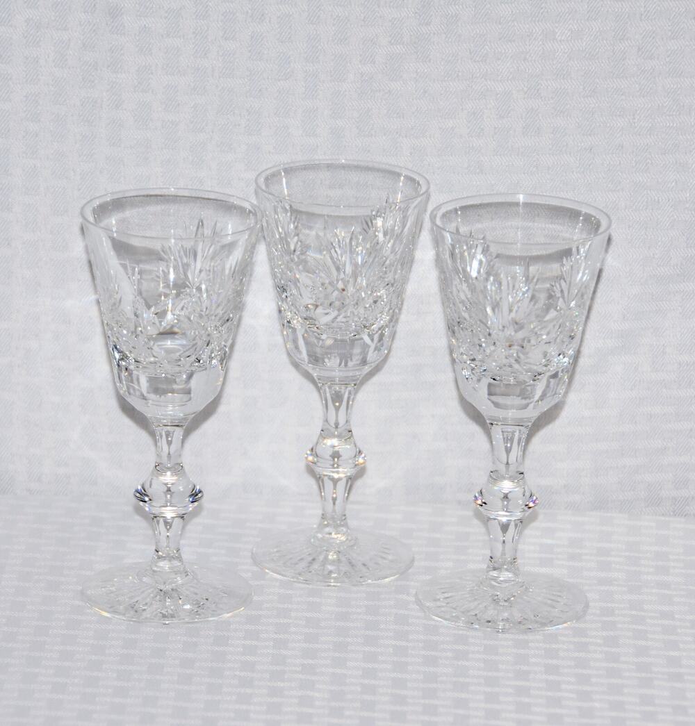 Vintage crystal Cut Glass Star of Edinburgh Scotland wine glasses x-3